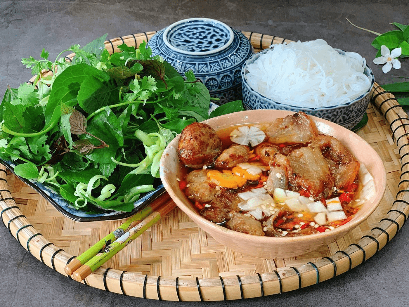 Bun cha Ha Noi brings diners delicious, rich flavor