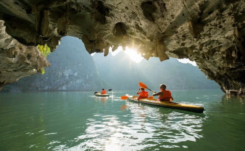 Ha Long Bay caves: Explore the 10 most stunning caves you can’t miss