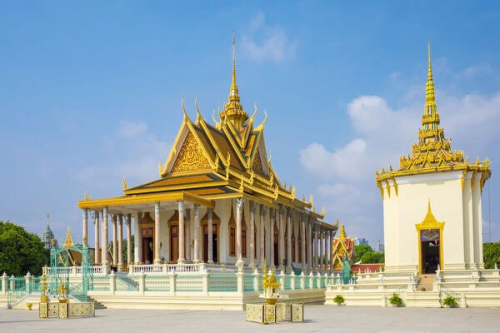 Which country is more worth visiting: Vietnam or Cambodia 