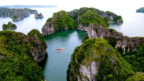 Vietnam Tour Set Departure 12 Days