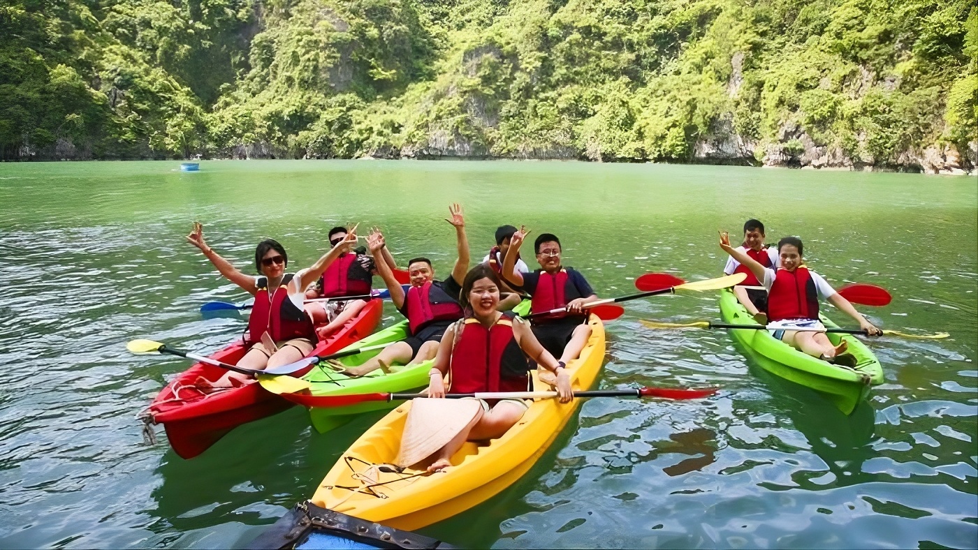 ba-hang-cave-kayak