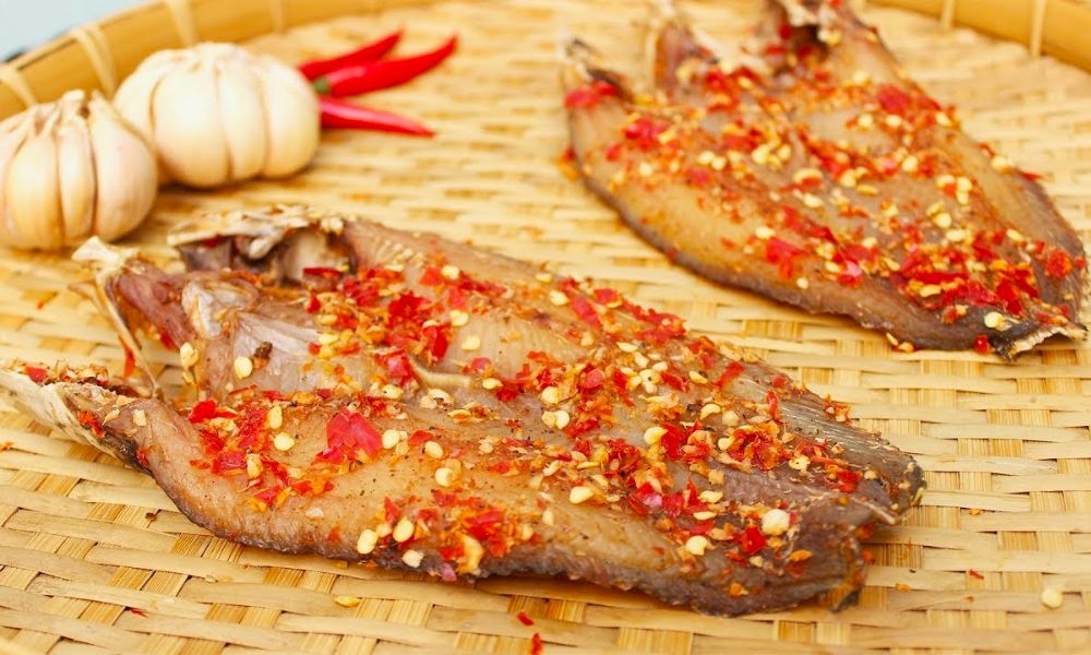 Dried snakehead fish (Kho Ca Loc)
