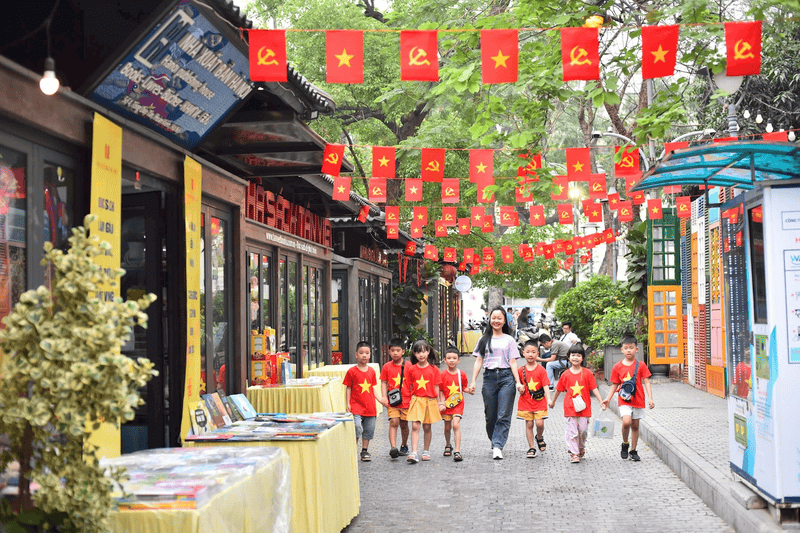 ha-noi-book-street-10-