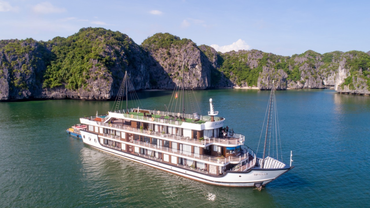 la-casta-cruise-2-days-1-night