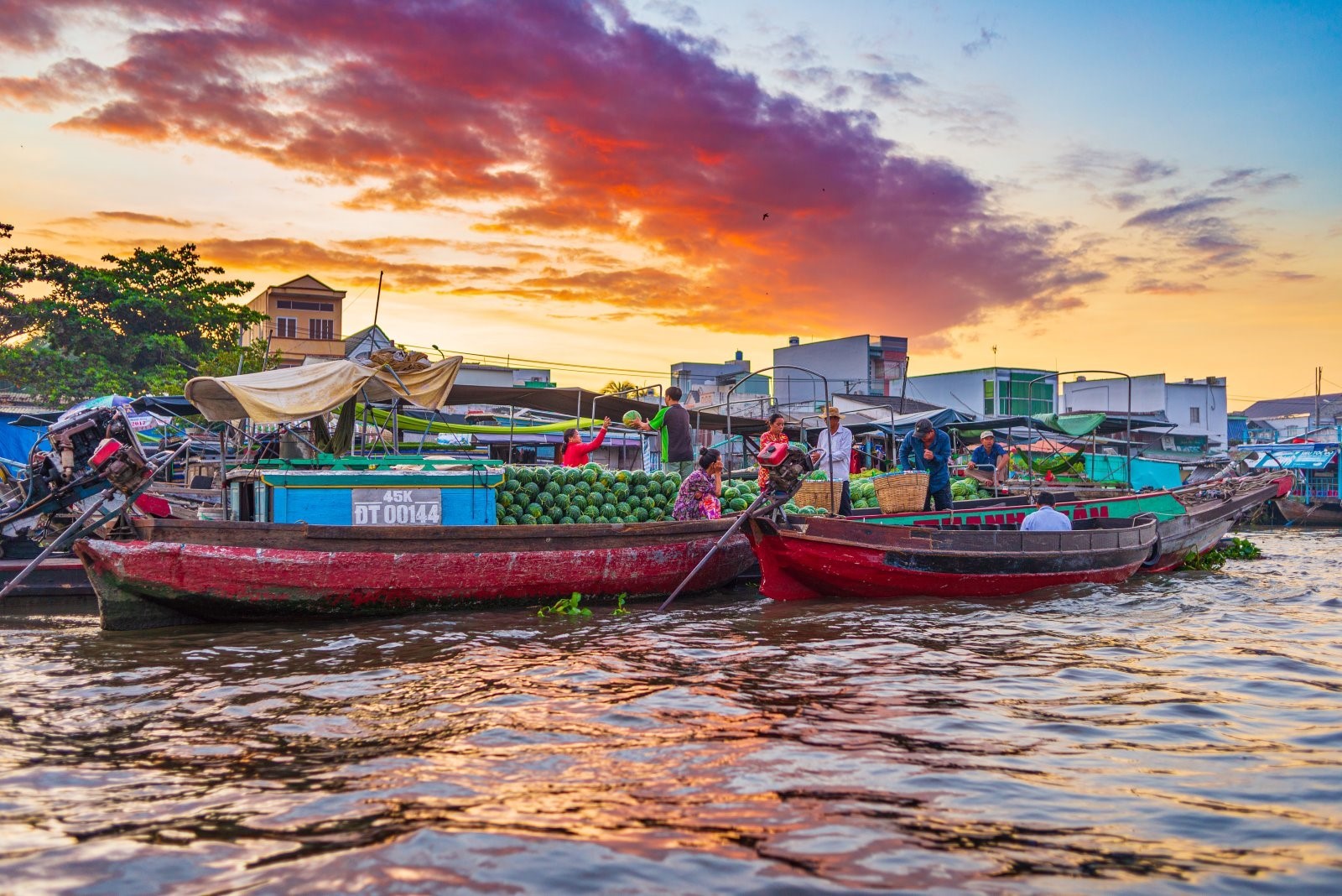 boat-tour-mekong-delta-1
