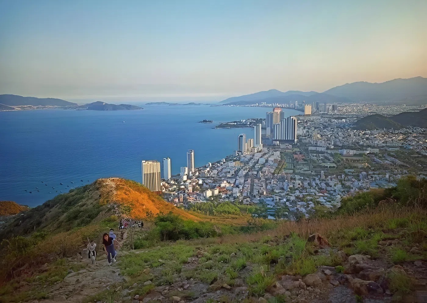 Co Tien Mountain hiking route