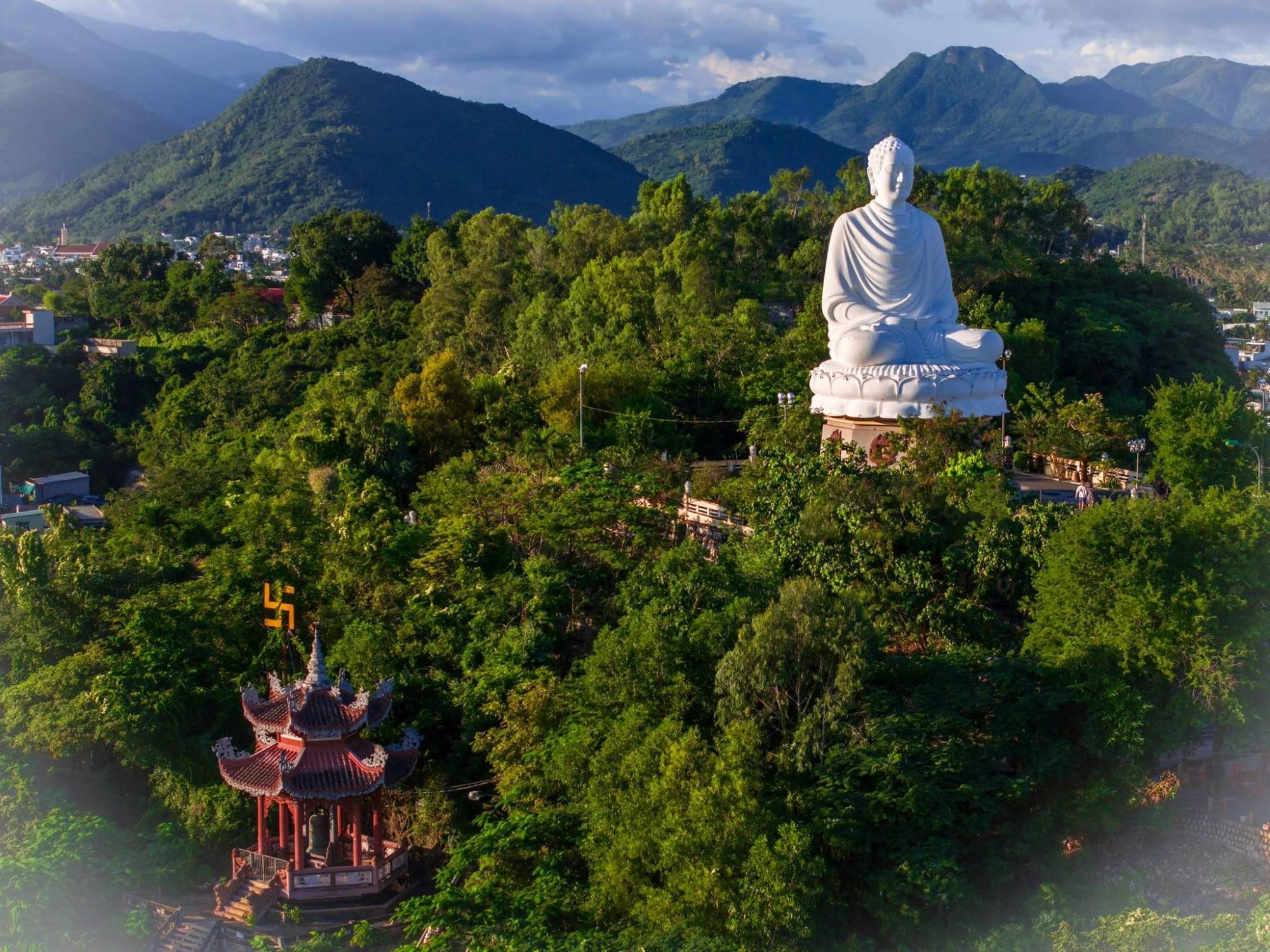 long-son-pagoda-sea-you-travel