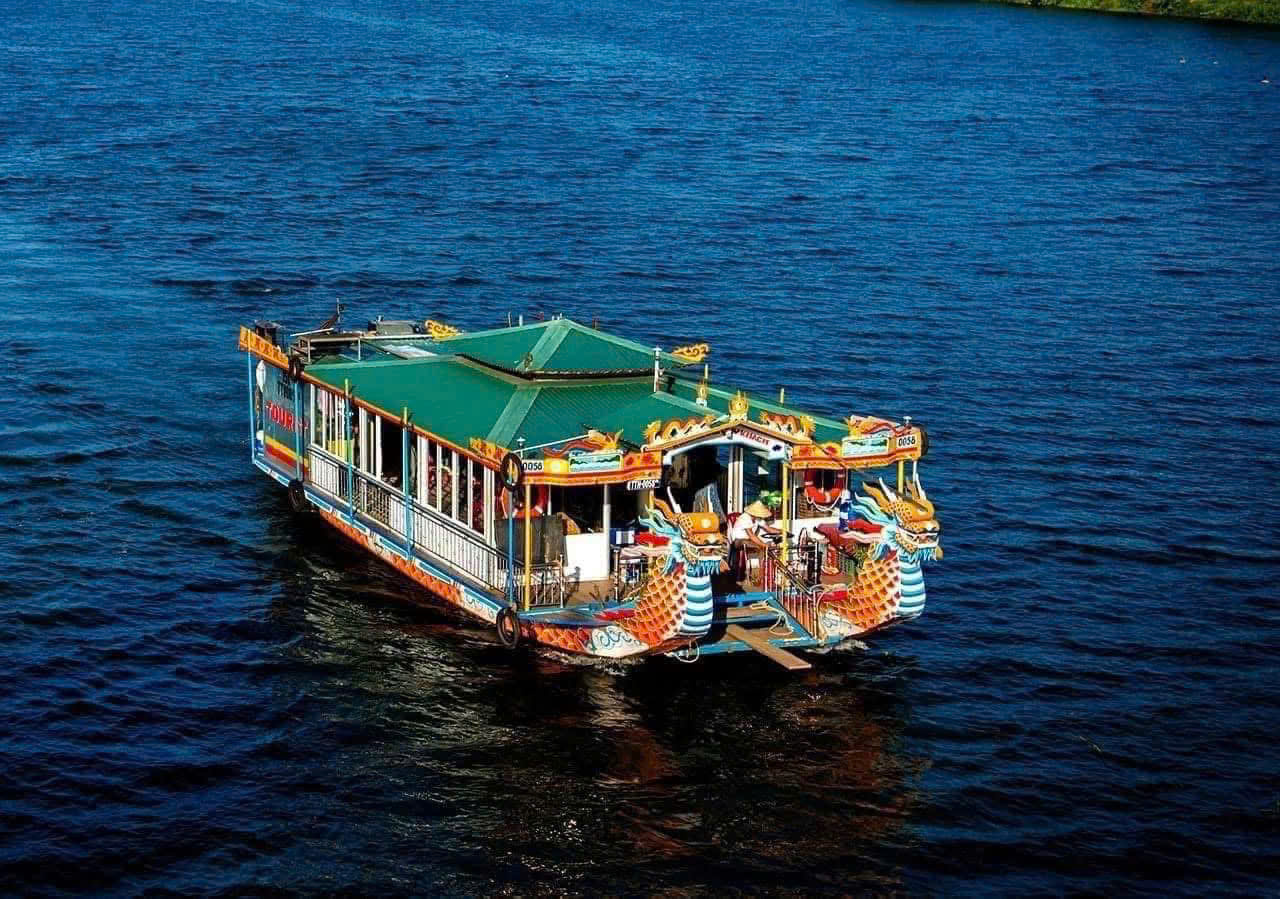 hue-vietnam-tours-11