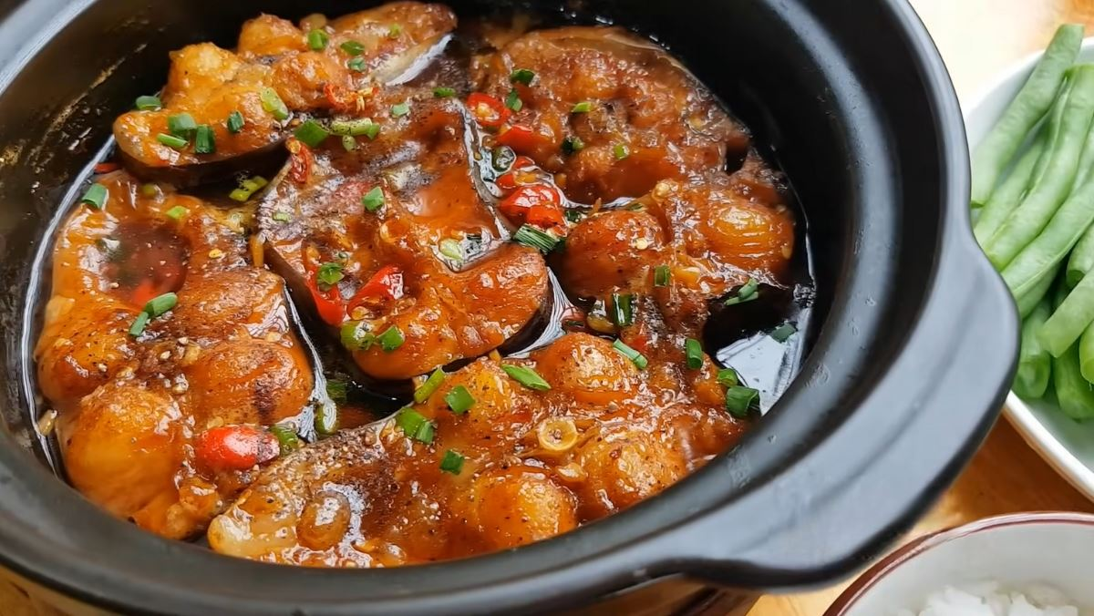 ca-kho-to-braised-fish-in-clay-pot