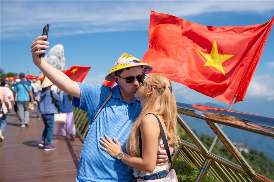 vietnam-tour-agency-12